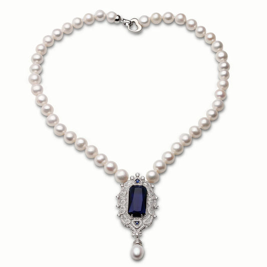 Big Pearl Necklace With Pendant .